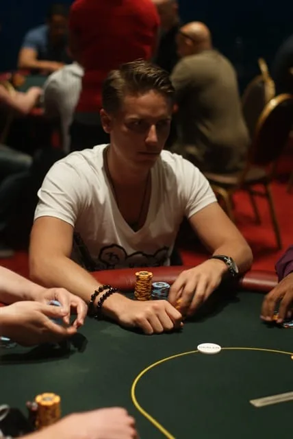 Robbert Wilbrink | 2012/05 - Enschede Series of Poker - 1000 eu NLHE FO Main Event