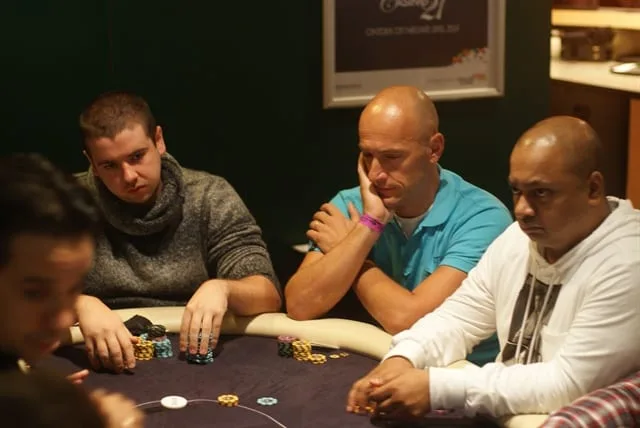 Zeus Post, Chris Boelens en Stieven Razab-Sekh | 2012/07 - VIP Days Holiday Edition - 1000 EU NLHE Main Event