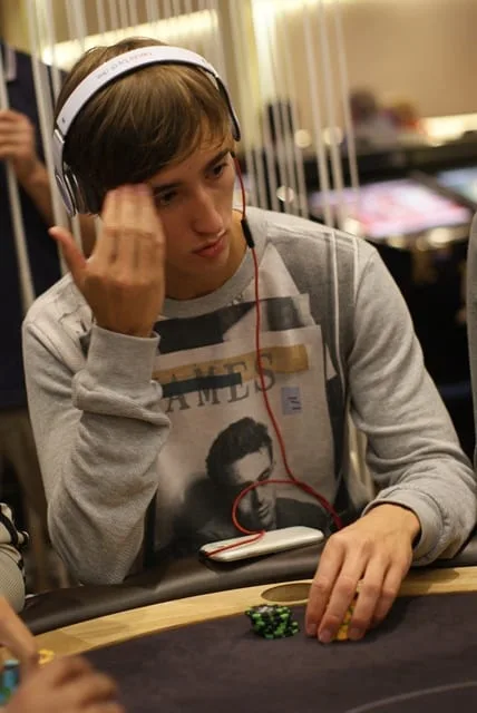 Rene van Krevelen | 2012/09 - Scheveningen Series of Poker - 400 eu NLHE FO