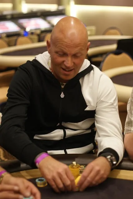 Dat is er eentje van Frankfort! | 2012/09 - Scheveningen Series of Poker - 1000 eu NLHE FO