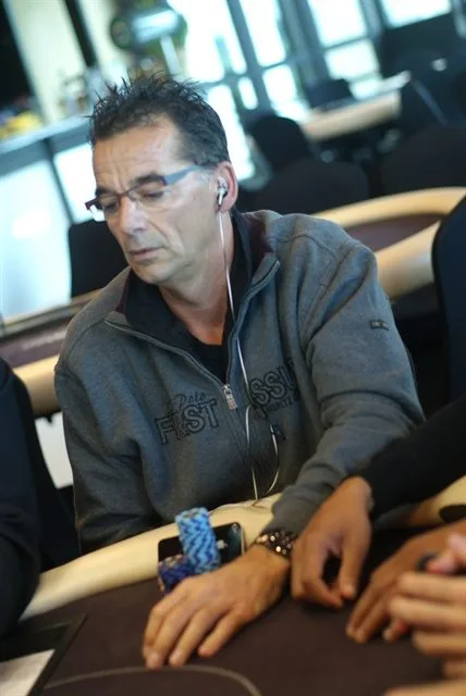 Ron Migchielsen | 2012/09 - Valkenburg Series of Poker - 500 eu NLHE FO