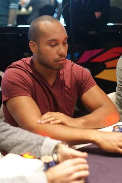 Robin van den Heuvel | 2012/09 - Valkenburg Series of Poker - 500 eu NLHE FO