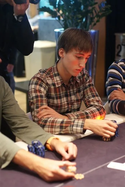 René van Krevelen | 2012/09 - Valkenburg Series of Poker - 500 eu NLHE FO