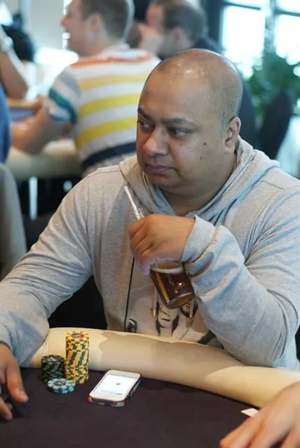 Stieven Razab-Sekh | 2012/09 - Valkenburg Series of Poker - 1000 eu NLHE FO