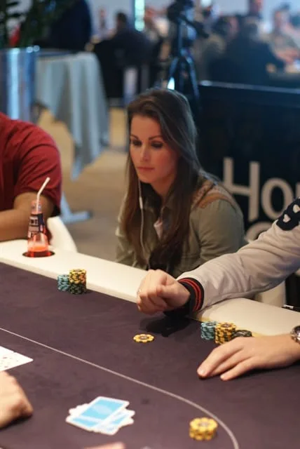 Natalie Hof | 2012/09 - Valkenburg Series of Poker - 1000 eu NLHE FO