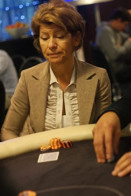 Dame van stand | 2012/10 - Breda Series of Poker - 500 eu NLHE FO