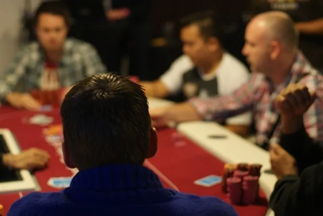 Over de schouder | 2012/10 - Breda Series of Poker - 500 eu NLHE FO