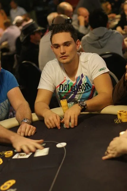 Ricardo van Achteren | 2012/10 - Breda Series of Poker - 300 eu NLHE FO