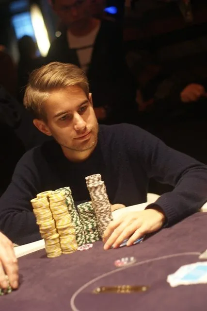 © 2026 Pokercity | Alexander Roumeliotis | 2012/11 - Master Classics of Poker - 10.000 High Roller Alexander Roumeliotis | 2012/11 - Master Classics of Poker - 10.000 High Roller