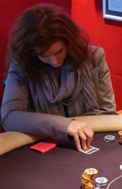 Shanti Haas | 2012/11 - Nijmegen Pokervierdaagse - 300 eu NLHE FO