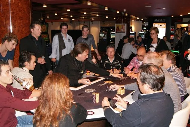 Finaletafel | 2012/11 - Nijmegen Pokervierdaagse - 300 eu NLHE FO