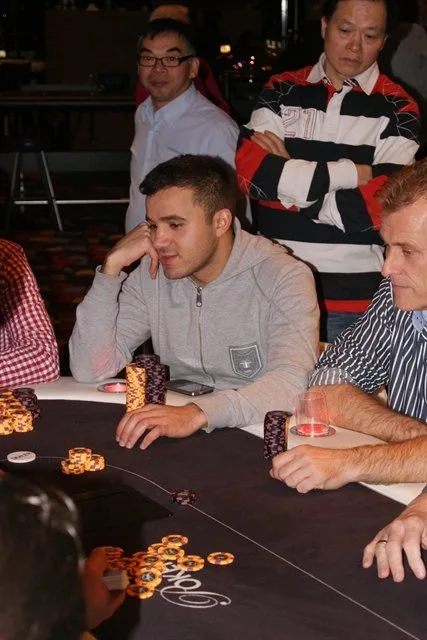 Teto | 2012/11 - Nijmegen Pokervierdaagse - 300 eu NLHE FO