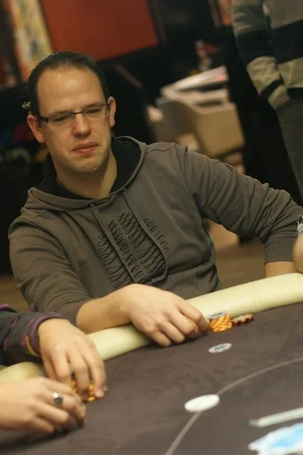 Robin van Gils | 2012/12 - Valkenburg EUregio Poker Challenge - 300 eu NLHE FO