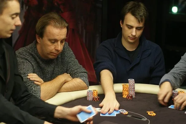 Twee WSOP braceletwinnaars naast elkaar! | 2012/12 - Valkenburg EUregio Poker Challenge - 300 eu NLHE FO