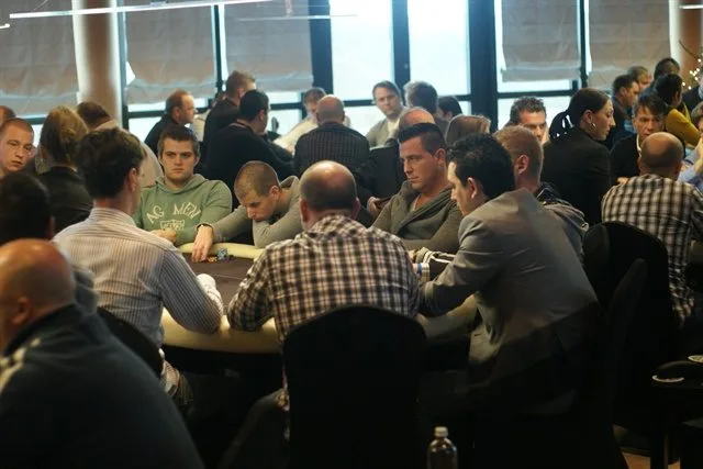 NULL | 2012/12 - Valkenburg EUregio Poker Challenge - 700 eu NLHE FO