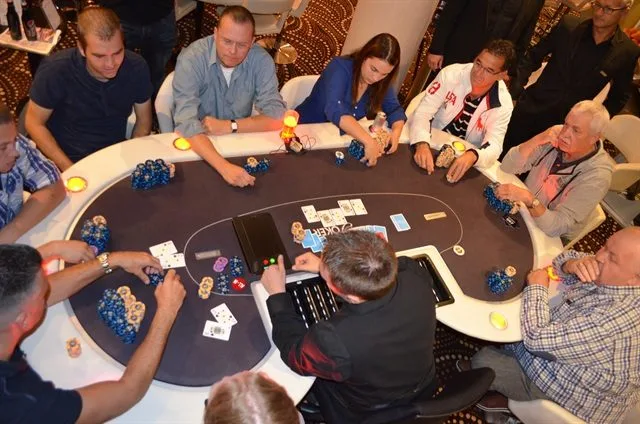 Finaletafel  | 2013/09 - Scheveningen Series of Poker - 400 eu NLHE Bounty
