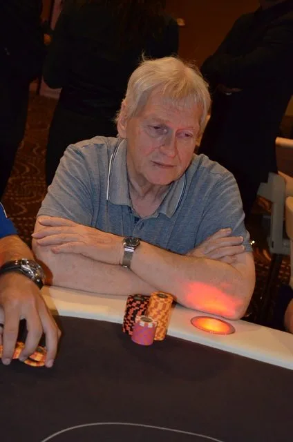 Jos van de Heuvel | 2013/09 - Scheveningen Series of Poker - 300 eu NLHE Re-Entry