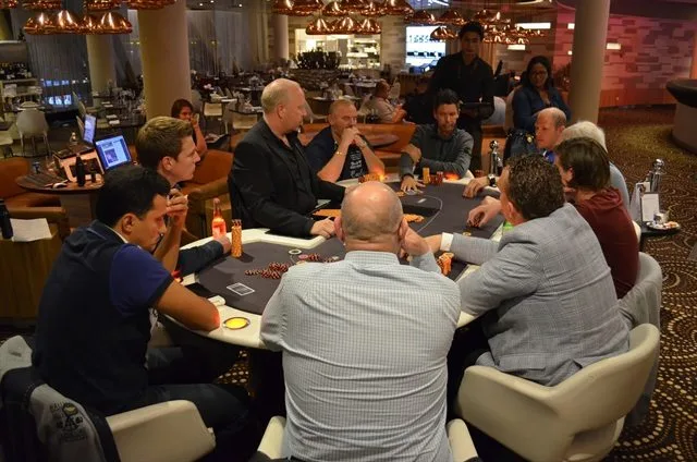 Finaletafel | 2013/09 - Scheveningen Series of Poker - 300 eu NLHE Re-Entry