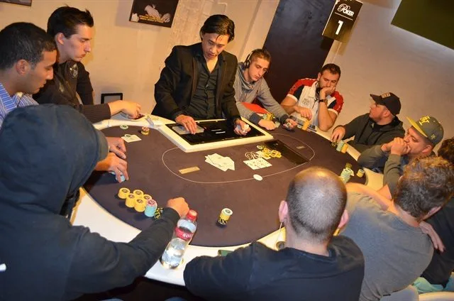 De hoofdtafel | 2013/10 - Breda Series of Poker - 600 EU Deepstack