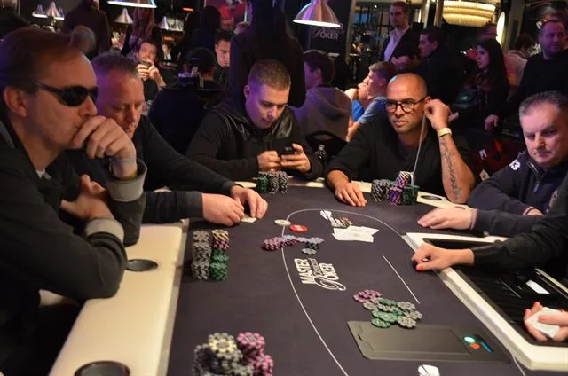 Spanning aan tafel | 2013/11 - Master Classics of Poker - 1500 eu NLHE re-entry