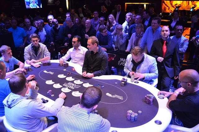De finaletafel | 2013/11 - Master Classics of Poker - 1500 eu NLHE re-entry