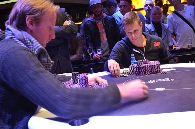 © 2026 Pokercity | Simon Persson | 2013/11 - Master Classics of Poker - 4.000 eu Main Event Simon Persson | 2013/11 - Master Classics of Poker - 4.000 eu Main Event