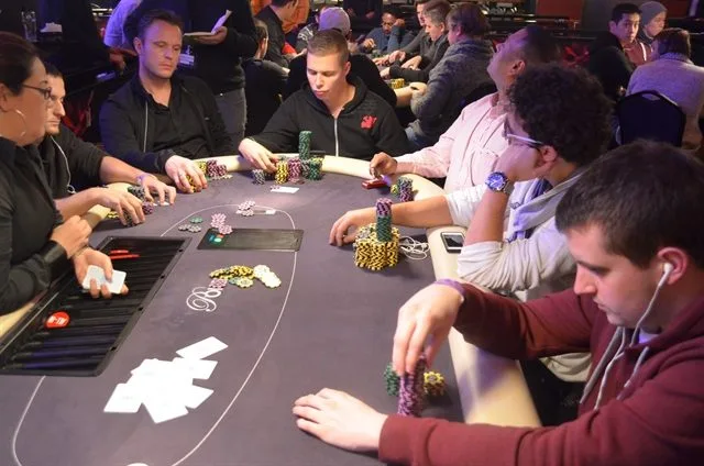 Boeken, Middleton | 2013/11 - Master Classics of Poker - 4.000 eu Main Event