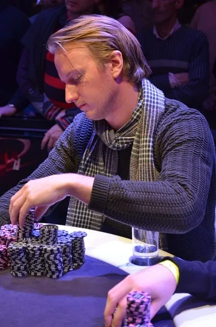 © 2026 Pokercity | Simon Persson | 2013/11 - Master Classics of Poker - 4.000 eu Main Event Simon Persson | 2013/11 - Master Classics of Poker - 4.000 eu Main Event
