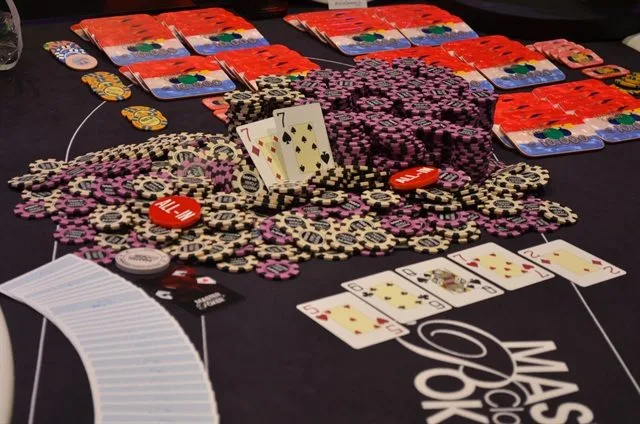 Winnende hand Noah Boeken MCOP 2013 | 2013/11 - Master Classics of Poker - 4.000 eu Main Event