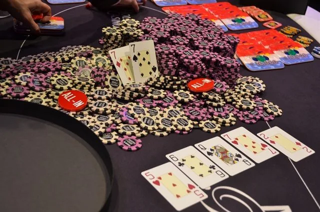 Winnende hand Noah Boeken MCOP 2013 | 2013/11 - Master Classics of Poker - 4.000 eu Main Event