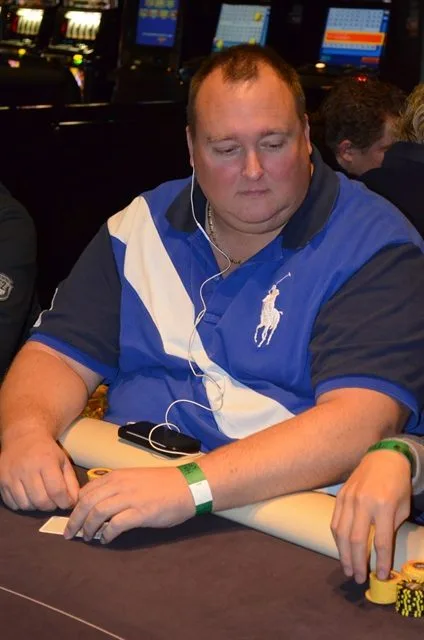 Leo van der Slot | 2013/11 - Venlo Series of Poker - 400 eu NLHE Freeze Out