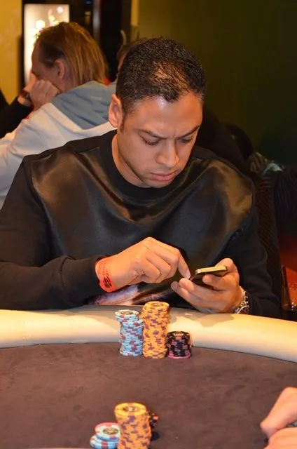 Clyde Tjaw-Foe | 2013/11 - Venlo Series of Poker - 700 eu NLHE Deepstack Main Event