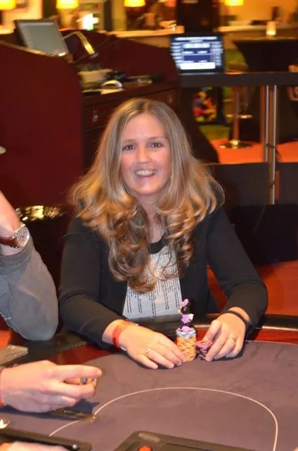 Tineke Bronkhorst | 2013/11 - Venlo Series of Poker - 700 eu NLHE Deepstack Main Event