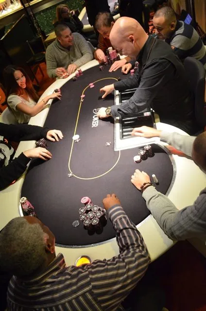 NULL | 2013/11 - Venlo Series of Poker - 700 eu NLHE Deepstack Main Event