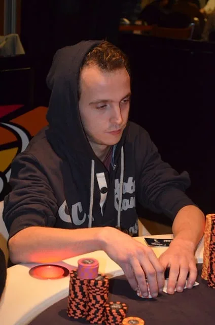 Koense all in! | 2013/12 - Valkenburg Series of Poker - 700 EU NL HE FO Main Event