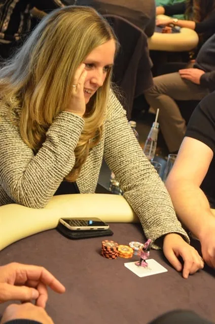 Tineke Bronkhorst | 2013/12 - Valkenburg Series of Poker - 700 EU NL HE FO Main Event