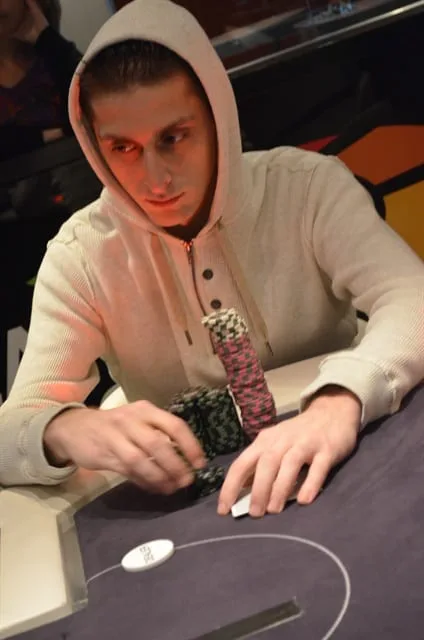 Arek van Schaijk | 2013/12 - Valkenburg Series of Poker - 300 EU NL HE FO