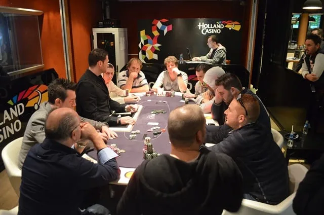Finaletafel 300 Valkenburg Deepstack | 2013/12 - Valkenburg Series of Poker - 300 EU NL HE FO