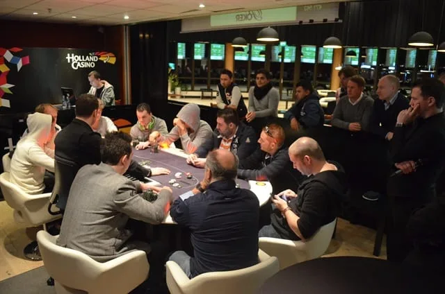 Finaletafel 300 Valkenburg Deepstack | 2013/12 - Valkenburg Series of Poker - 300 EU NL HE FO