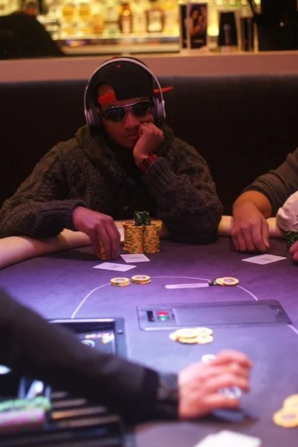 Dylan Fernandes | 2013/02 - Rotterdam Series of Poker - 300 eu NLHE FO