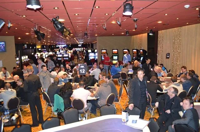 De pokerzaal boven | 2013/03 - Rotterdam Easter Series of Poker - 400 EU NLHE Bounty