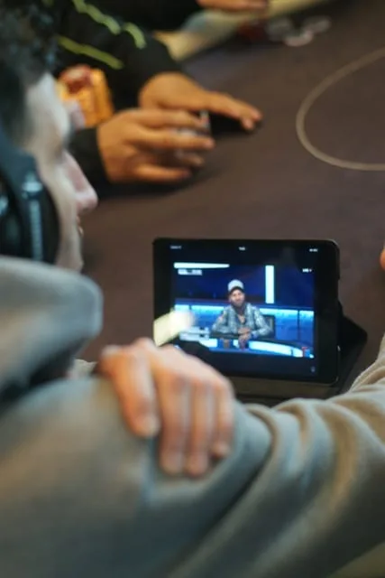Achie kijkt de EPT live stream | 2013/05 - Valkenburg Series of Poker - 700 eu NLHE Main Event