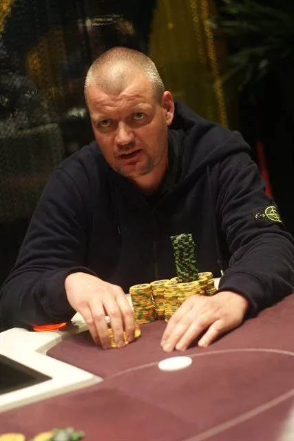 Raymond Noordhuis | 2013/06 - Groningen Leeuwarden Series of Poker - 300 eu NLHE FO