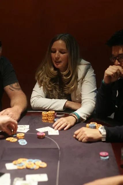 Tineke Bronkhorst | 2013/07 - Venlo Series of Poker - 1000 eu Main Event