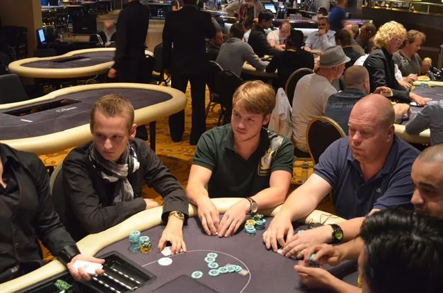 Beter een verre vriend... | 2013/08 - Rotterdam Series of Poker - 300 eu NLHE FO