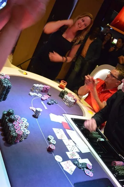 Janneke vliegt eruit | 2013/08 - Rotterdam Series of Poker - 600 eu Main Event 