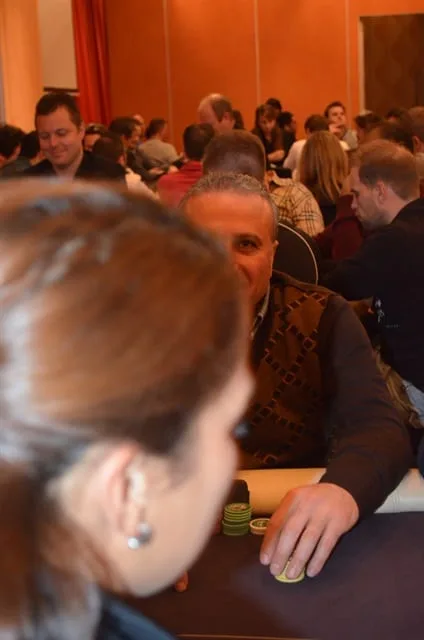 Jan George lacht | 2014/01 - Utrecht Poker Series - €770 NLHE FO Main Event 