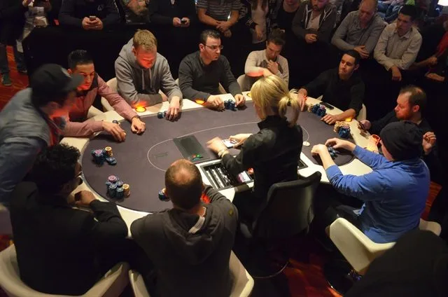 NULL | 2014/01 - Utrecht Poker Series - €330 NLHE FO