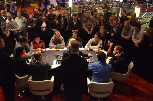 NULL | 2014/01 - Utrecht Poker Series - €330 NLHE FO