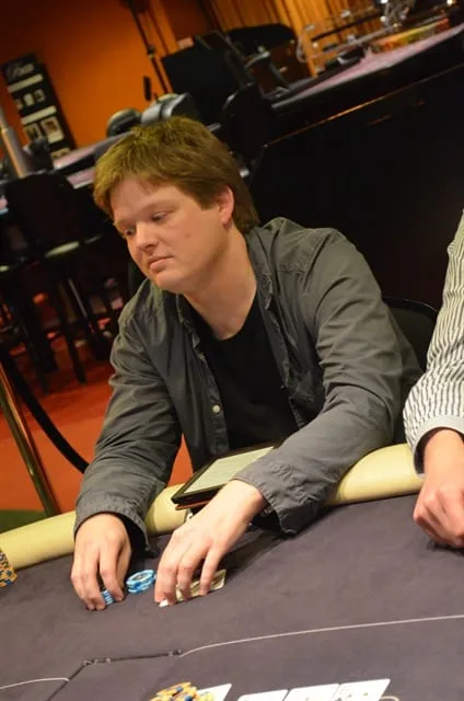 © 2026 Pokercity | Hanz de Vries | 2014/04 - Venlo Poker Series - 400 eu NLHE Hanz de Vries | 2014/04 - Venlo Poker Series - 400 eu NLHE